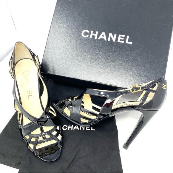 CHANEL CC LOGO BLACK PATENT LEATHER SANDALS HEELS EU 39 / US 9 - Picture 10 of 10